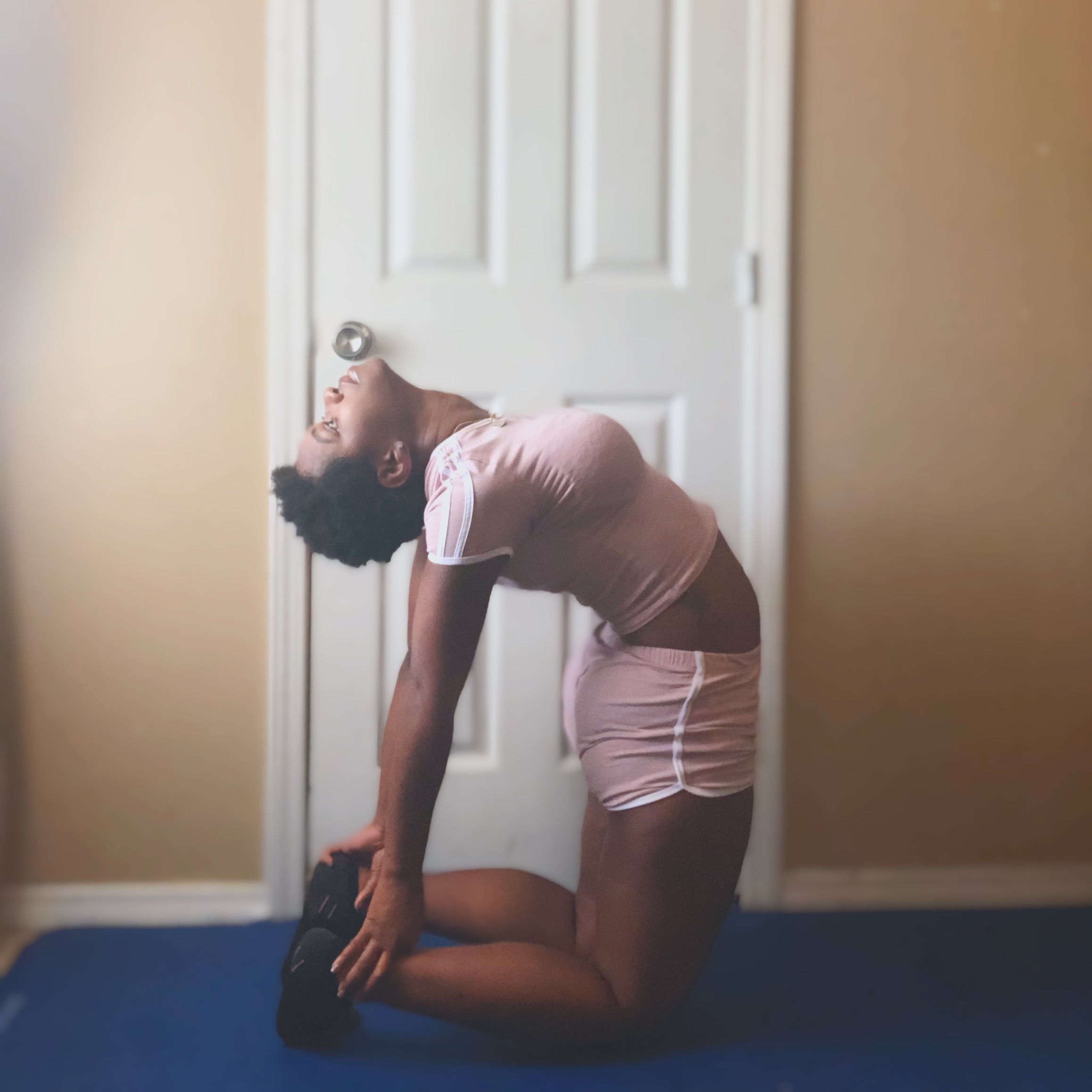 8 Awesome Yoga Poses for Anxiety (Tested)