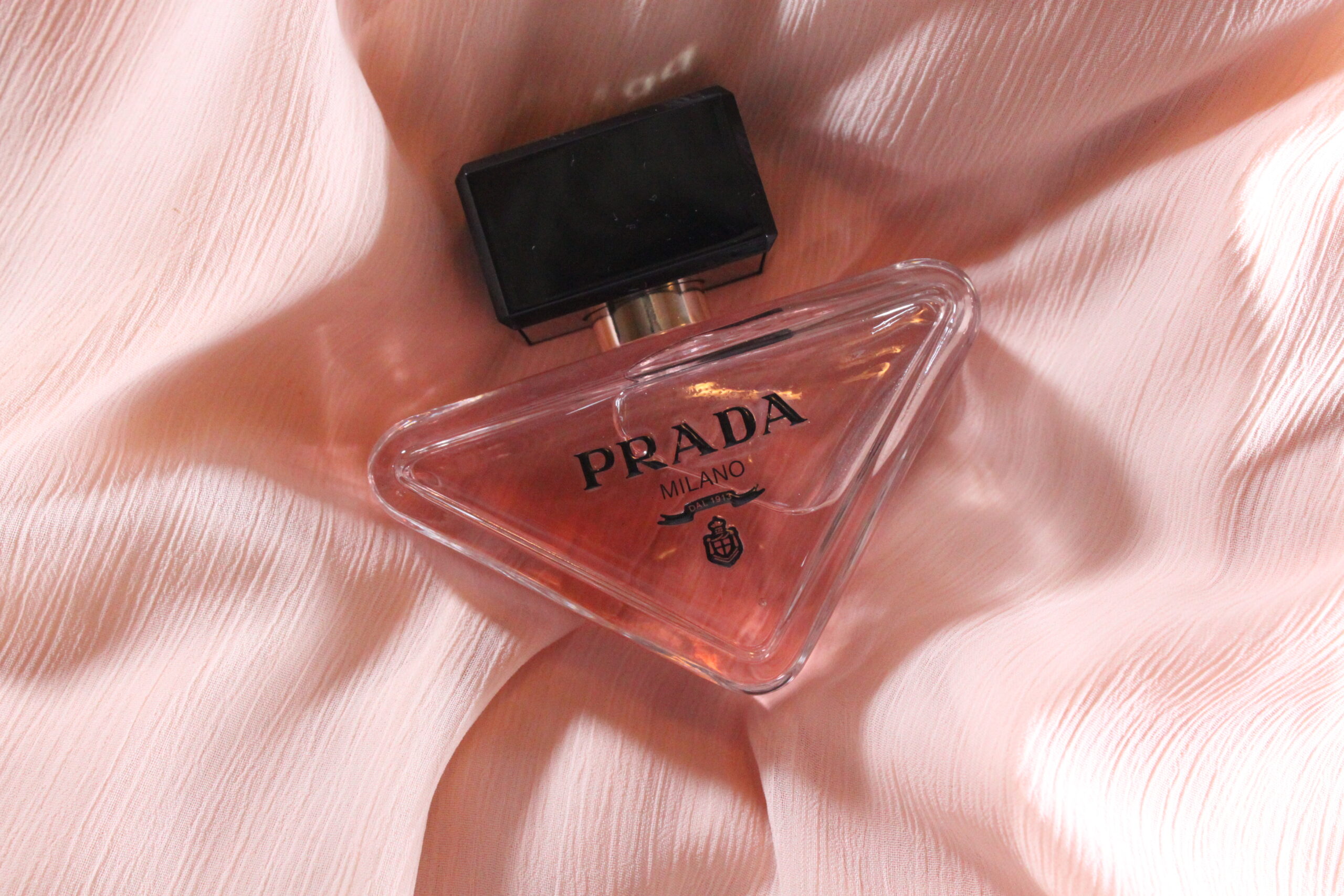 prada paradoxe perfume featured